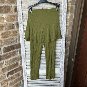 Kate Quinn kids pants Girls 8 green casual Skirted Leggings. Good used condition